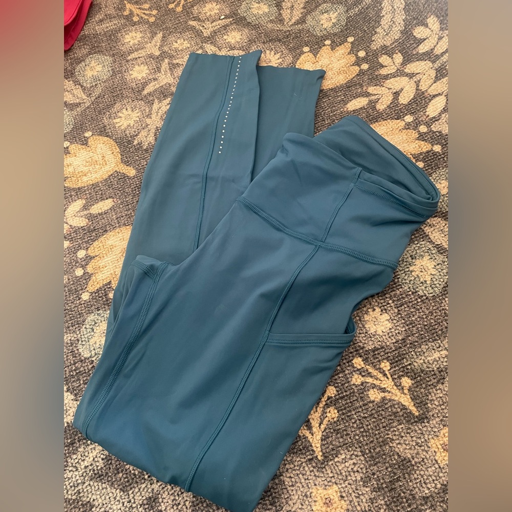 LuLuLemon Fast and Free size 4